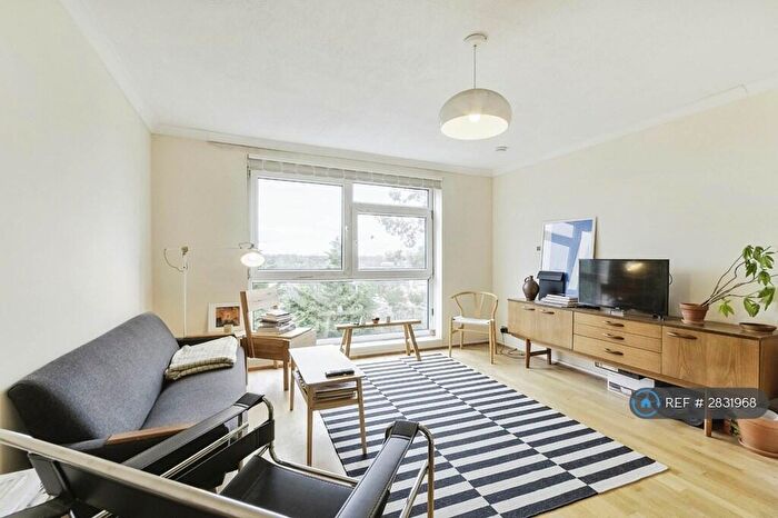 1 Bedroom Flat To Rent In The Squirrels, Lewisham, SE13