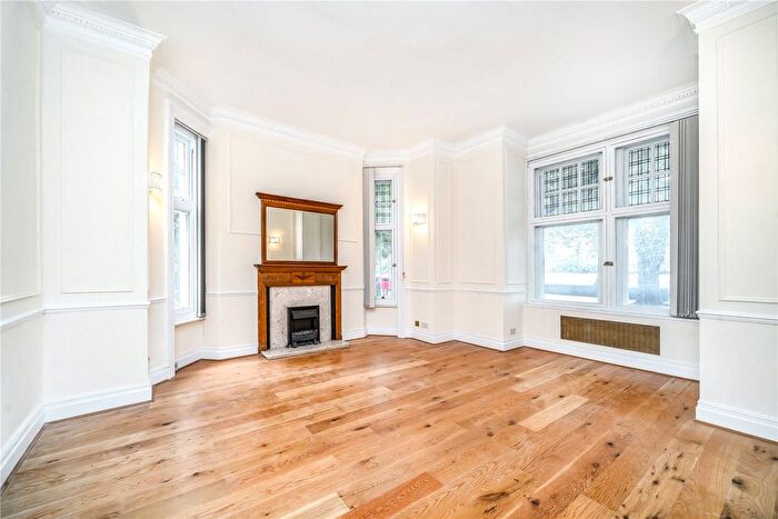 3 Bedroom Maisonette To Rent In Embankment Gardens, London, SW3