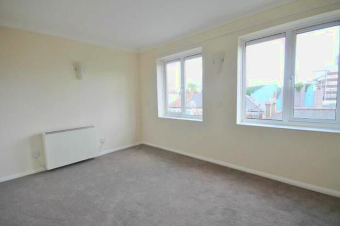 1 Bedroom Flat To Rent In Mayday Road, Thornton Heath, CR7