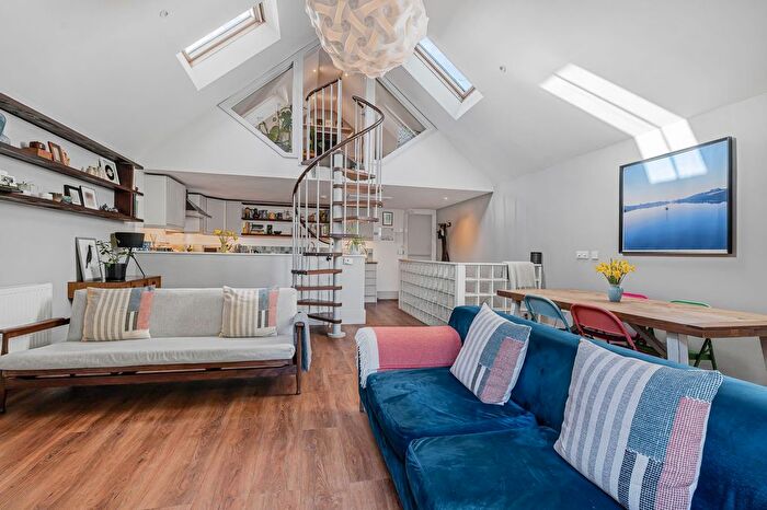 3 Bedroom Detached House For Sale In Station Yard, Grampound Road, TR2