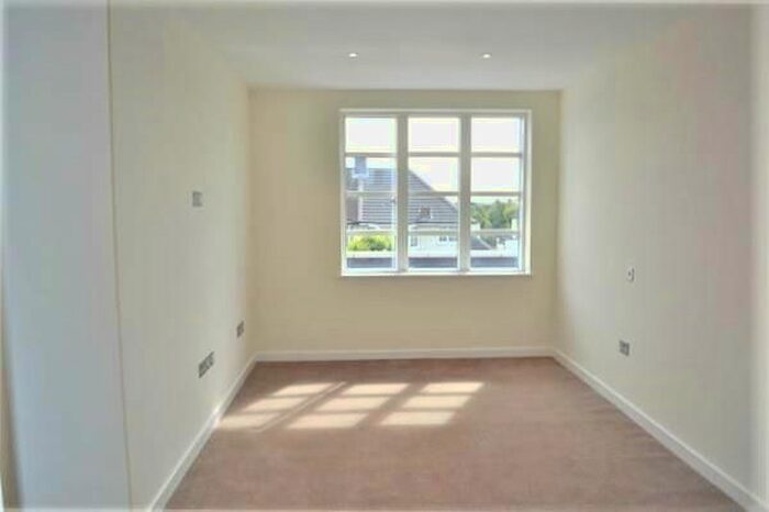 1 Bedroom Flat To Rent In Speedwell House, High Street, Whitton, TW2