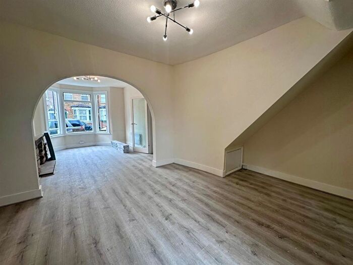 3 Bedroom Property To Rent In Clive Road, Enfield, EN1