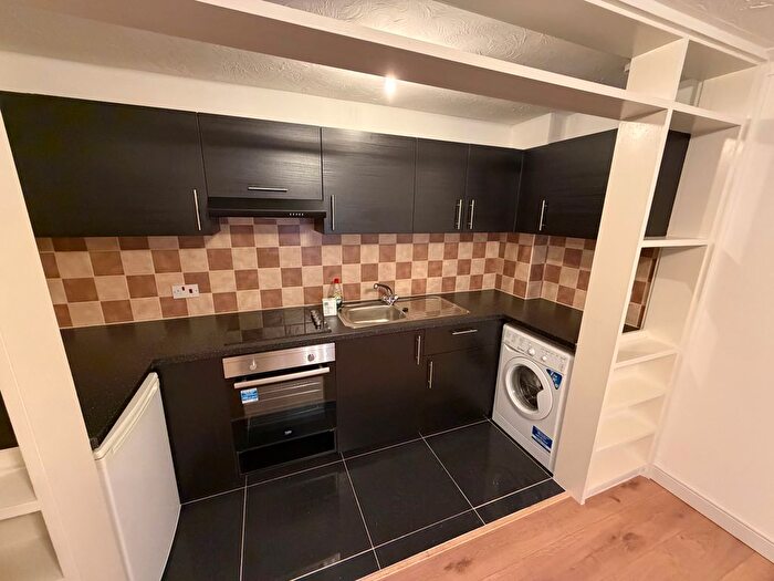 Studio To Rent In Laburnum Close, Friern Barnet, N11