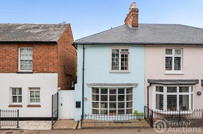 2 Bedroom End Of Terrace House For Sale In High Street, Wargrave, Reading, RG10