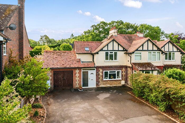 3 Bedroom Detached House For Sale In Portsmouth Road, Liphook, GU30