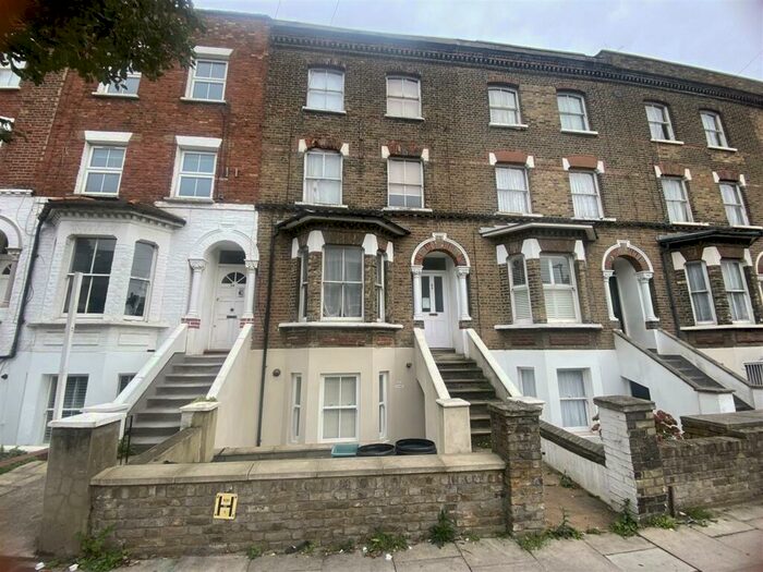 Studio To Rent In St. Thomas's Road, Finsbury Park, N4