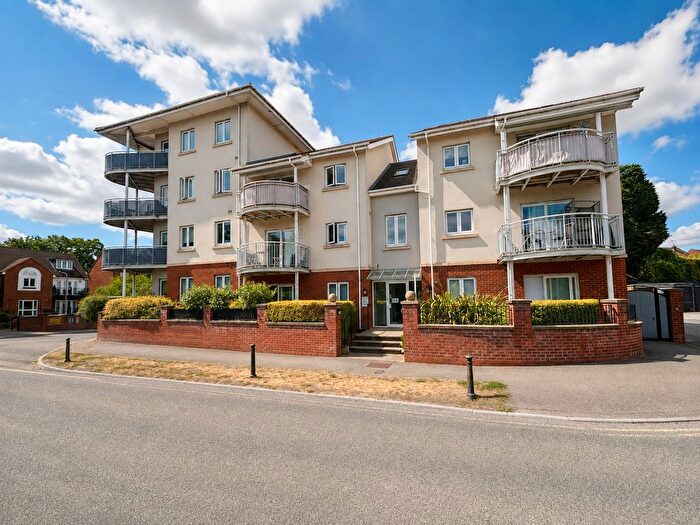 2 Bedroom Flat To Rent In Cedar Avenue, Hazlemere, High Wycombe, HP15