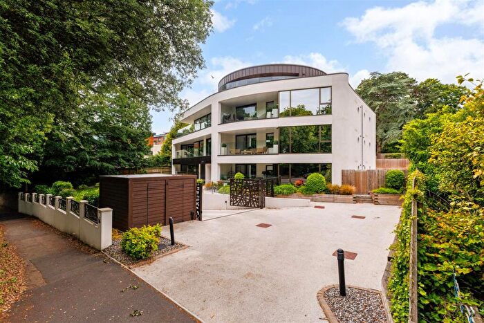 3 Bedroom Apartment For Sale In The Avenue, Branksome Park, Poole, BH13