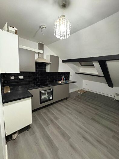 1 Bedroom Flat To Rent In Barry Street, Bradford, West Yorkshire, BD1