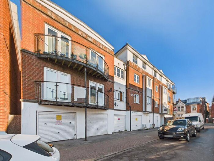 1 Bedroom Flat To Rent In Montgomerie Mews, Southsea, PO5