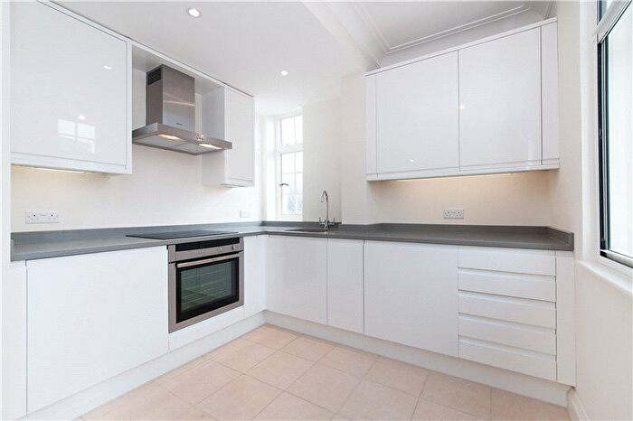 1 Bedroom Studio To Rent In Beaumont Court, - Beaumont Street, Marylebone, London, W1G