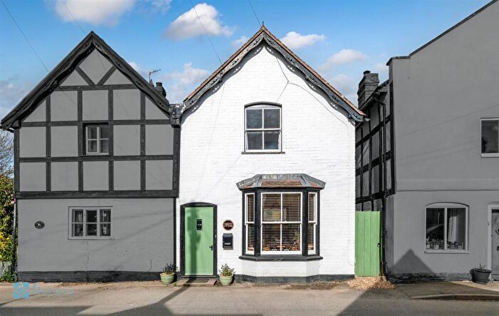 3 Bedroom Semi-Detached House For Sale In Vartry Cottage, Kingsland, HR6