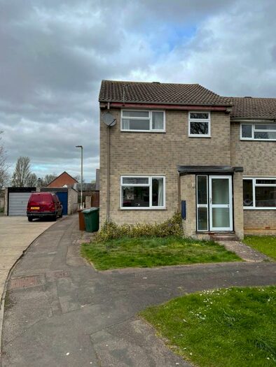 3 Bedroom Terraced House To Rent In Poplar Close, Kidlington, OX5