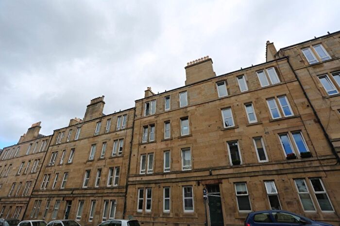 1 Bedroom Flat To Rent In Yeaman Place, Polwarth, Edinburgh, EH11