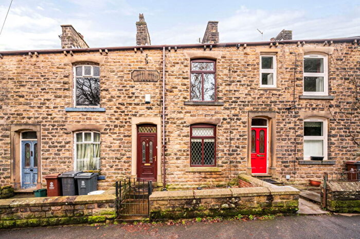 4 Bedroom Terraced House For Sale In Huddersfield Road, Delph, Saddleworth, OL3