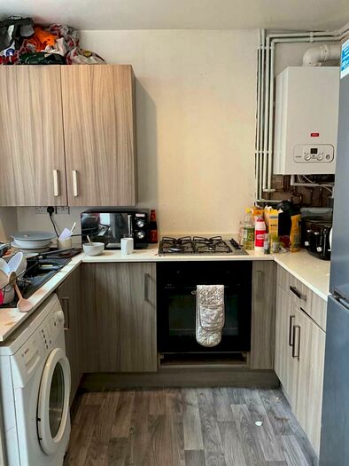 4 Bedroom Terraced House To Rent In Balfour Road, Nottingham, Nottinghamshire, NG7