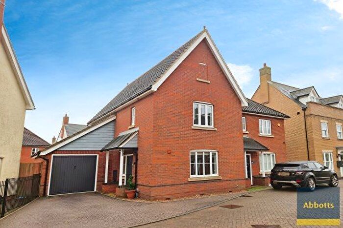 3 Bedroom Semi-Detached House To Rent In Sandpiper Road, Stowmarket, IP14