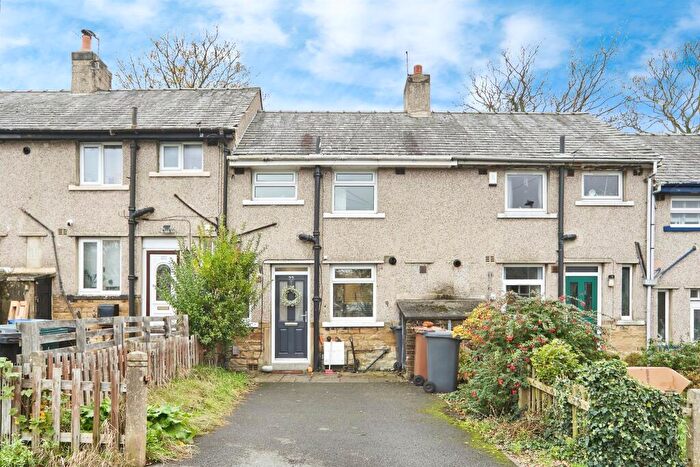 2 Bedroom Terraced House For Sale In Queens Road, Bingley, BD16