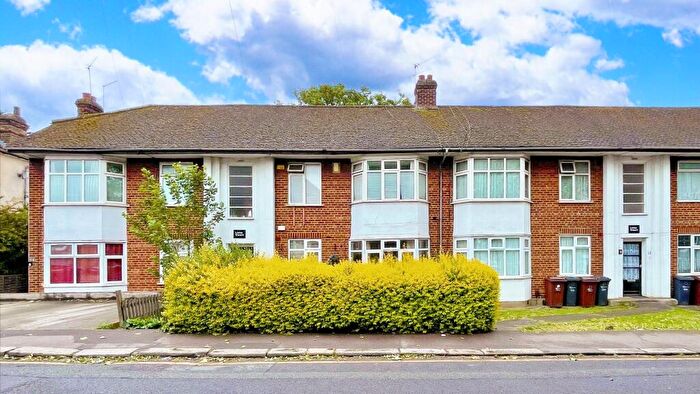 2 Bedroom Flat For Sale In Mill Lane, Chadwell Heath, RM6