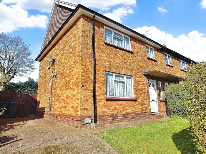 4 Bedroom Semi-Detached House To Rent In Nursery Road, Knaphill, Woking, Surrey, GU21