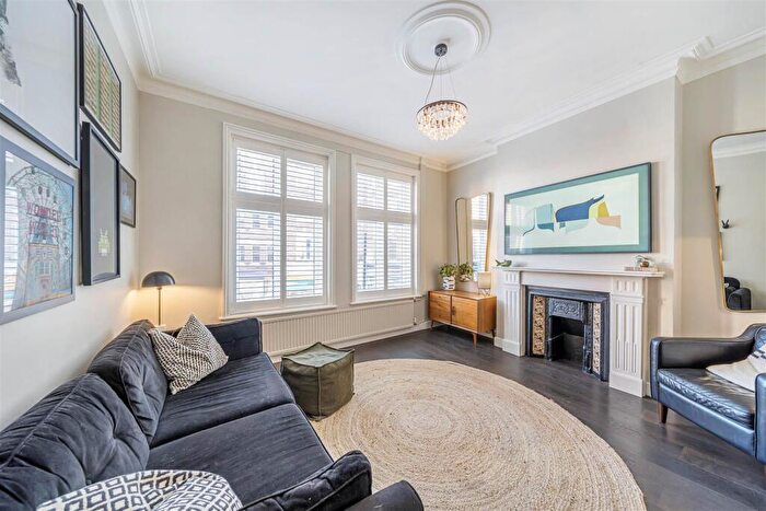 4 Bedroom Apartment To Rent In Heath Street, Hampstead, NW3