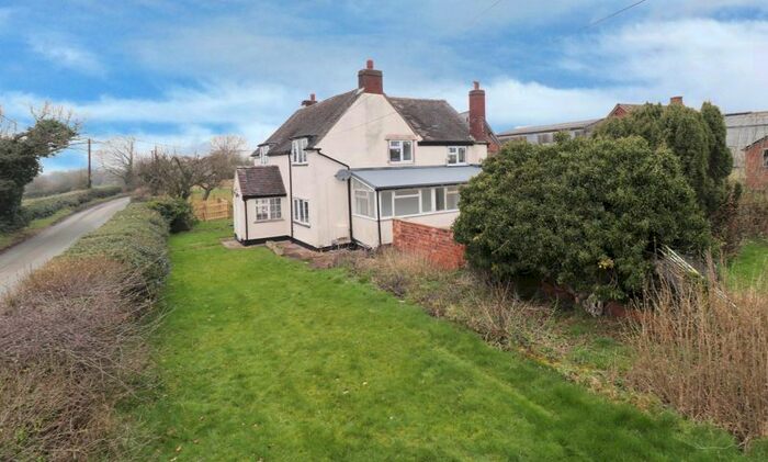 4 Bedroom Farmhouse To Rent In Bednall, Stafford, ST17