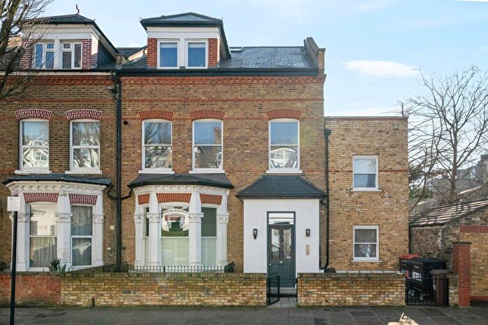 1 Bedroom Flat For Sale In Adolphus Road, London, N4