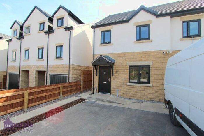 3 Bedroom Mews To Rent In Brear Vale, Oswaldtwistle, Accrington, BB5