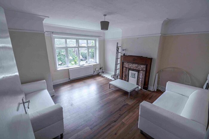 5 Bedroom Semi Detached House To Rent In St Chads Drive, Headingley, Leeds, LS6