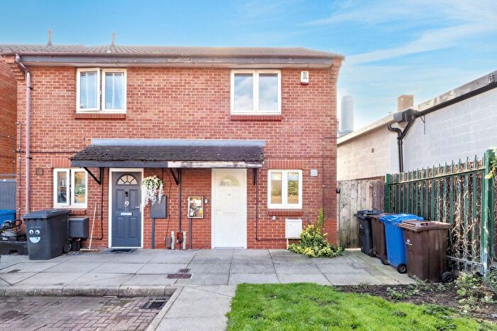 3 Bedroom Semi-Detached House For Sale In Selkirk Street, Chaddesden, Derby, DE21