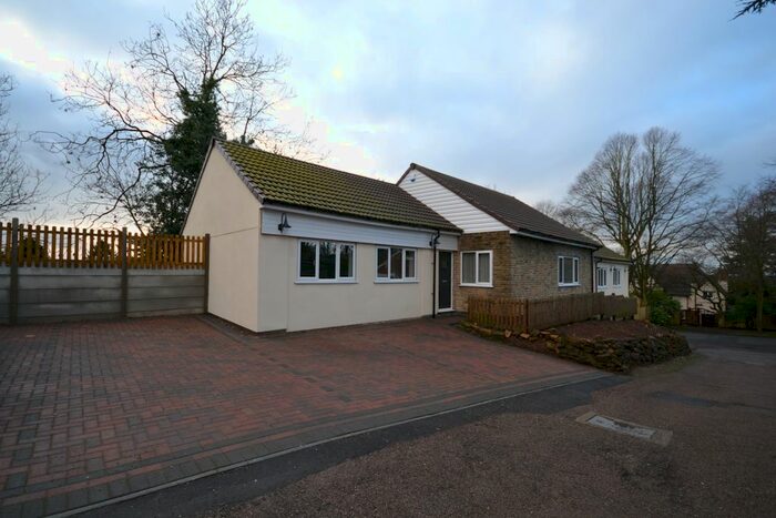 3 Bedroom Semi-Detached Bungalow To Rent In Lucknow Drive, Mapperley Park, Nottingham, NG3