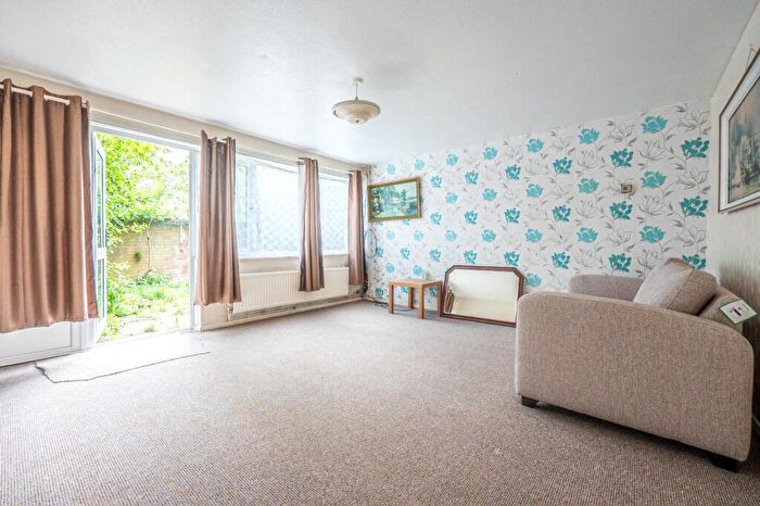 3 Bedroom Terraced House For Sale In Langdale Close, Bletchley, Milton Keynes, MK2
