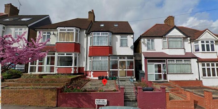 1 Bedroom Flat To Rent In Norton Gardens, London, SW16