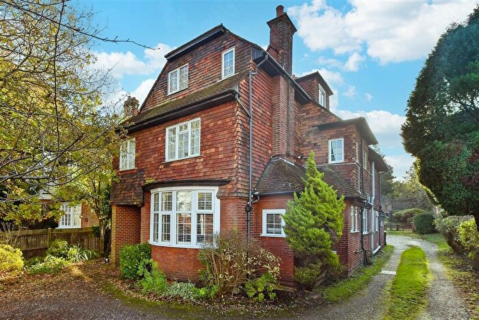 1 Bedroom Flat For Sale In Cavendish Road, Redhill, Surrey, RH1