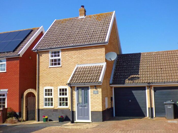 2 Bedroom Link Detached House For Sale In Queens Court, The Street, NR15