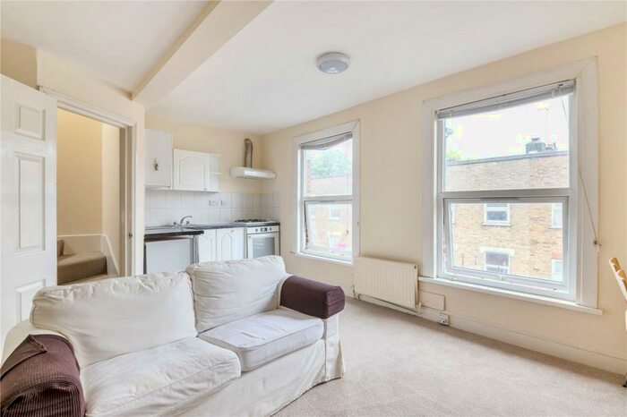 2 Bedroom Flat To Rent In Park Road, Crouch End, London, N8