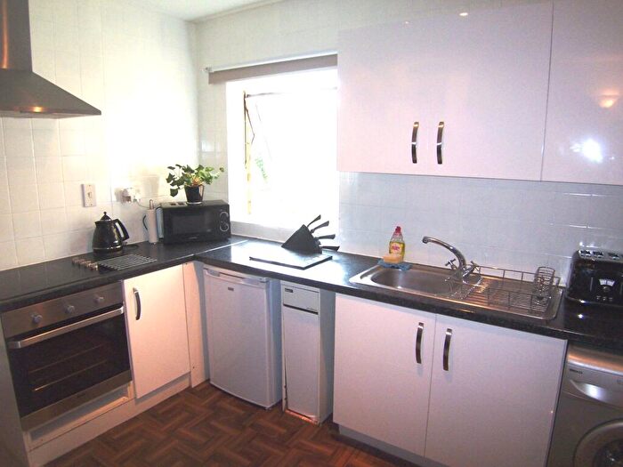 Studio To Rent In Buckhurst Hill, IG9