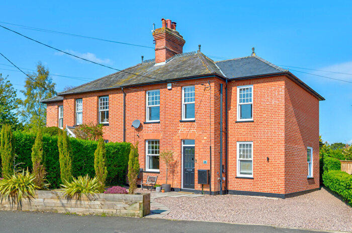 3 Bedroom Semi Detached House For Sale In Upper Grange Road, Beccles, Suffolk, NR34