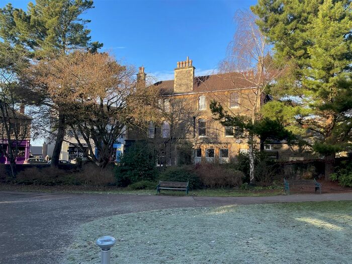 3 Bedroom Maisonette To Rent In Alexandra Road, Clevedon, BS21