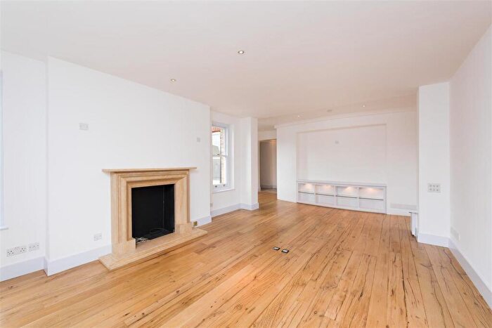 2 Bedroom Flat To Rent In Elm Park Gardens, London, SW10
