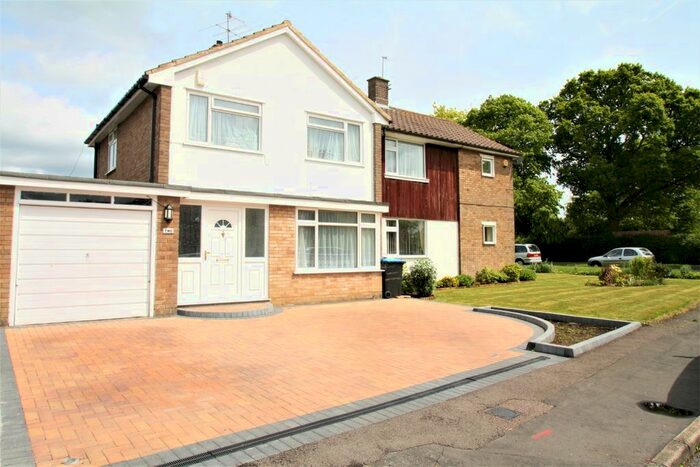 4 Bedroom Semi-Detached House To Rent In Crossfell Road, Hemel Hempstead, Hertfordshire, HP3