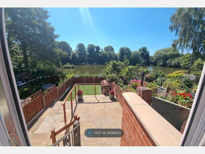 2 Bedroom Semi-Detached House To Rent In Clwyd Avenue, Stockport, SK3