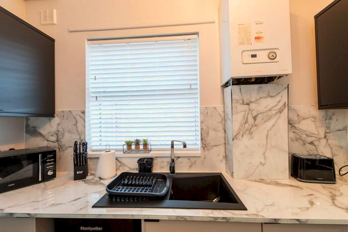 1 Bedroom Flat To Rent In Bennett Road, Manchester, M8