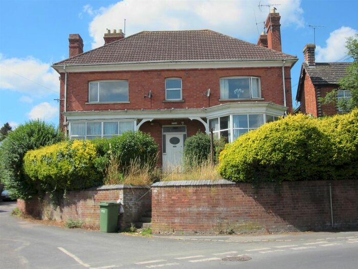 1 Bedroom Flat To Rent In Chapel Street, Cam, GL11