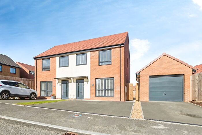 3 Bedroom Semi Detached House For Sale In Gorse Close, Hartlepool, TS27