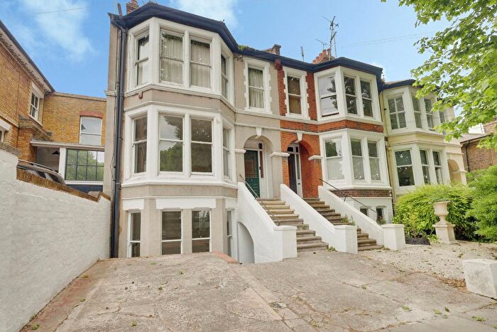 2 Bedroom Flat To Rent In Cambridge Road, Southend-On-Sea, SS1