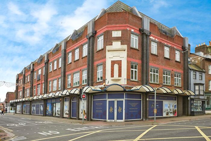 1 Bedroom Flat To Rent In Princes Street, Dorchester, DT1