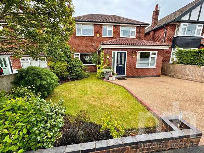 3 Bedroom Detached House For Sale In Belmont Road, Bramhall, SK7