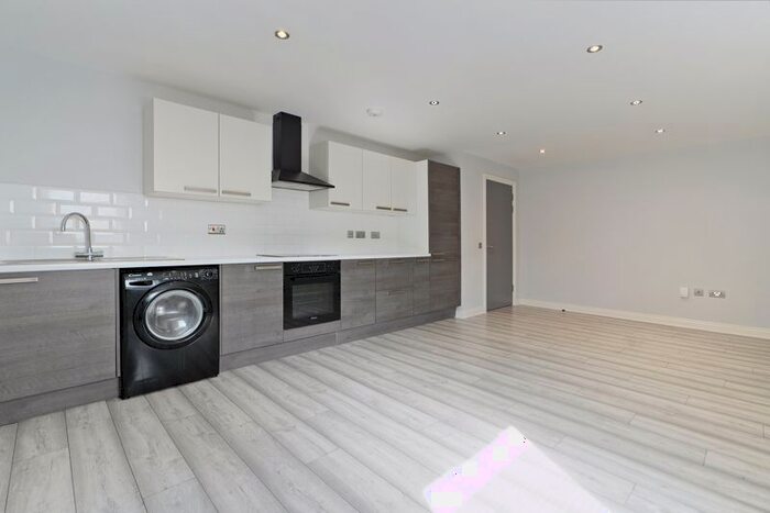 2 Bedroom Flat To Rent In Cuthbert Bank Road, Sheffield, S6