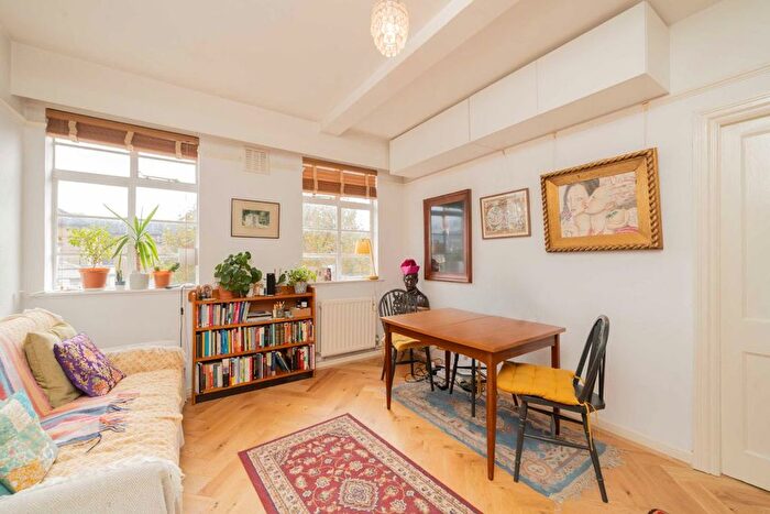 1 Bedroom Flat For Sale In Orsett Terrace, London, W2